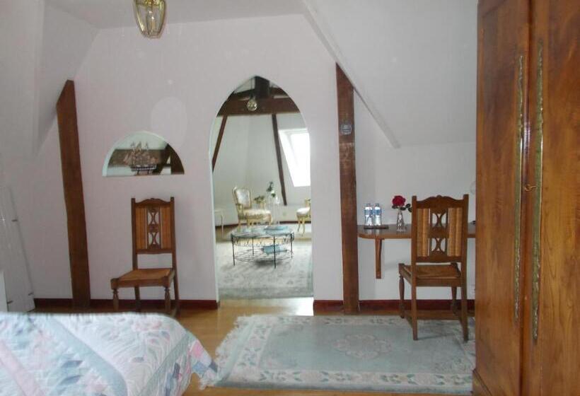 جناح مطلّ علي البحر, Les Ajoncs