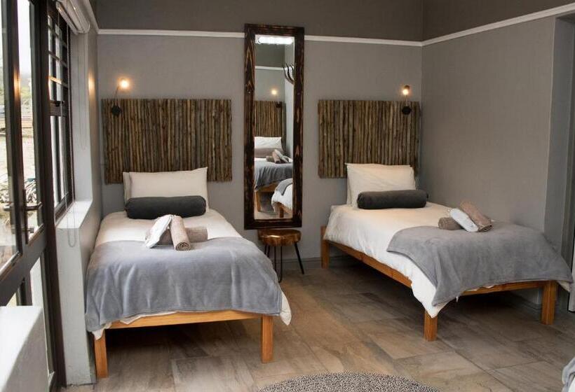 Дом 3 Спальни, Desert Wind Private Guest And Game Farm
