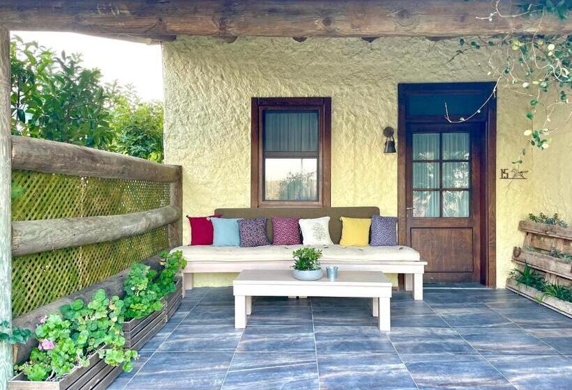 سوئیت با وان آب گرم, Manej Urla