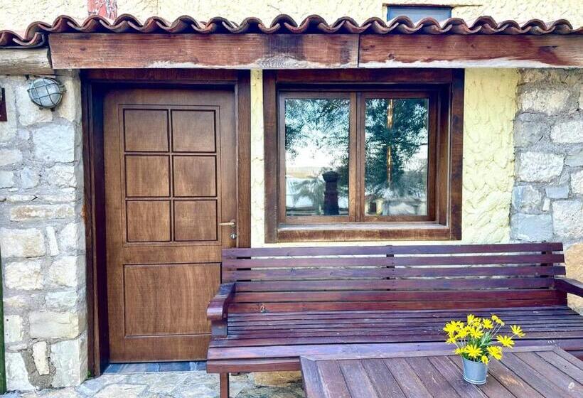 اتاق خانوادگی, Manej Urla