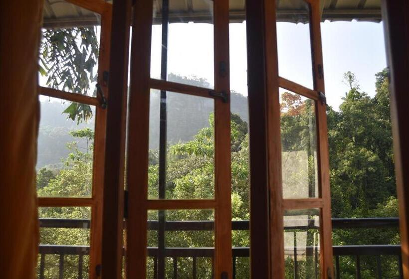 バルコニー付きデラックスルーム, White Villa Kitulgala