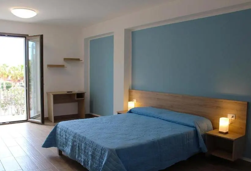 オーシャンビュースタンダードルームバルコニー付き, Bed Ponente