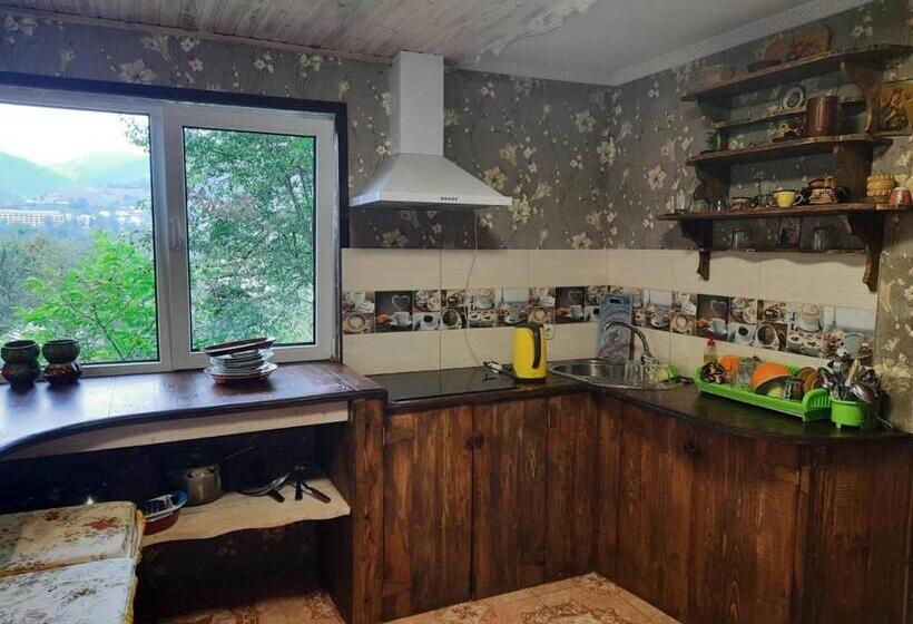 شاليه غرفة نوم واحدة, Kitica House