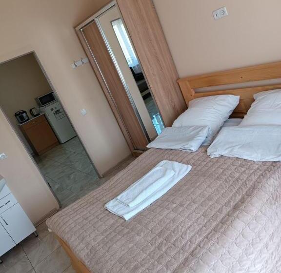 شقة غرفتين, Kitica House