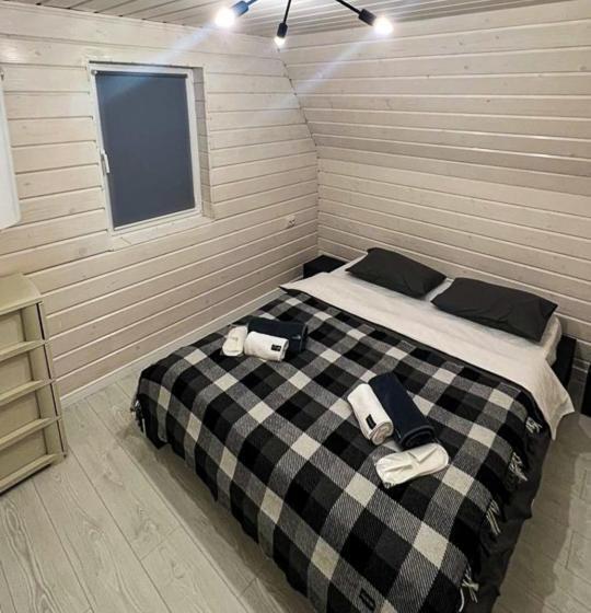 منزل غرفتين نوم, Kitica House