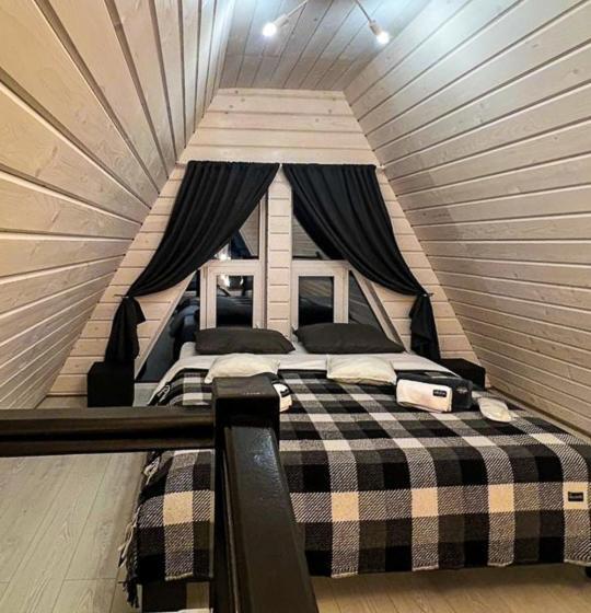 منزل غرفتين نوم, Kitica House