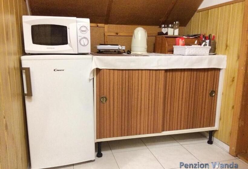 Quarto Quádruplo Estandar, Penzion Wanda