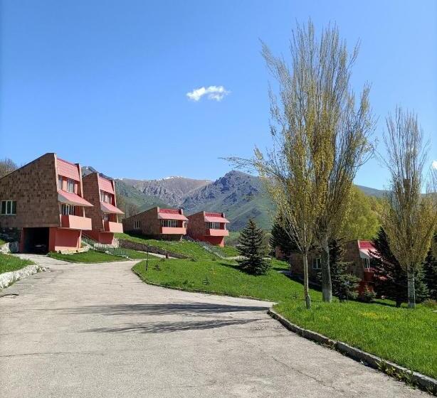 Хижина, Ani Resort