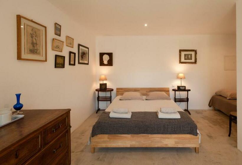 اتاق استاندارد سه نفره, Maison Tavolara