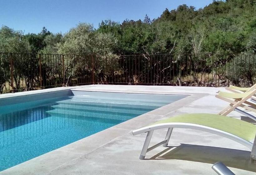 اتاق استاندارد سه نفره, Maison Tavolara