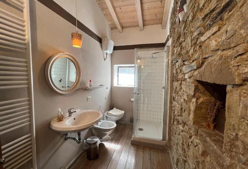 スタンダードルーム, Agriturismo B&b Luna Di Quarazzana In Fivizzano Tuscany