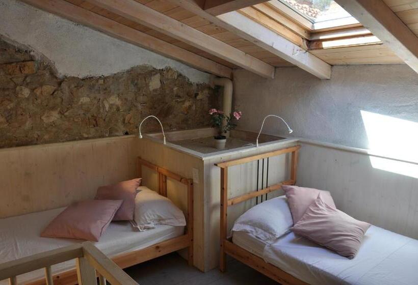 اتاق استاندارد با چشم‌انداز باغ, Agriturismo B&b Luna Di Quarazzana In Fivizzano Tuscany