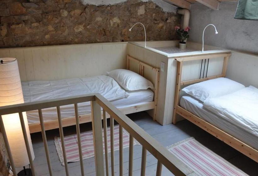 اتاق استاندارد با چشم‌انداز باغ, Agriturismo B&b Luna Di Quarazzana In Fivizzano Tuscany