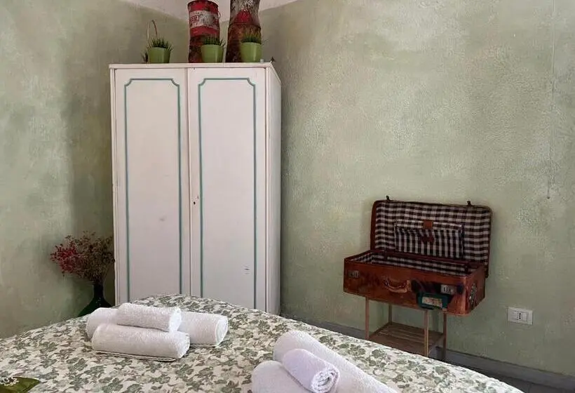 スタンダードトリプルルーム, Agriturismo B&b Luna Di Quarazzana In Fivizzano Tuscany