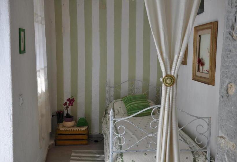 スタンダードトリプルルーム, Agriturismo B&b Luna Di Quarazzana In Fivizzano Tuscany