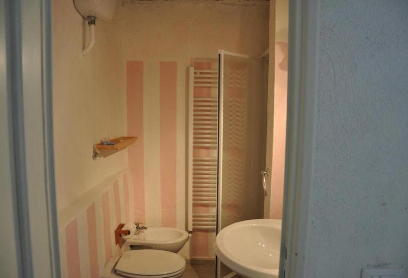 ガーデンビュースタンダードルーム, Agriturismo B&b Luna Di Quarazzana In Fivizzano Tuscany