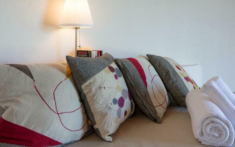 בקתה דלוקס, Is Cheas Wine Farm Boutique