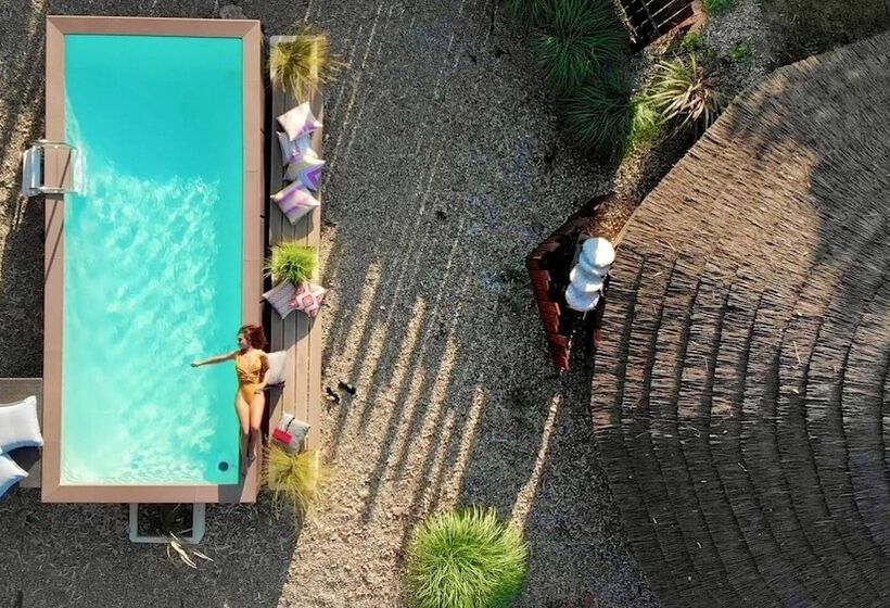 بنجلو قياسى, Is Cheas Wine Farm Boutique