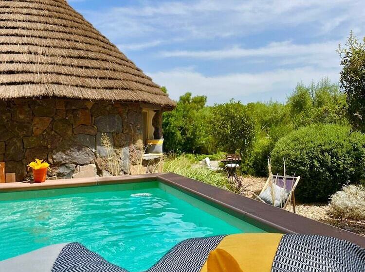 بنجلو ديلوكس, Is Cheas Wine Farm Boutique