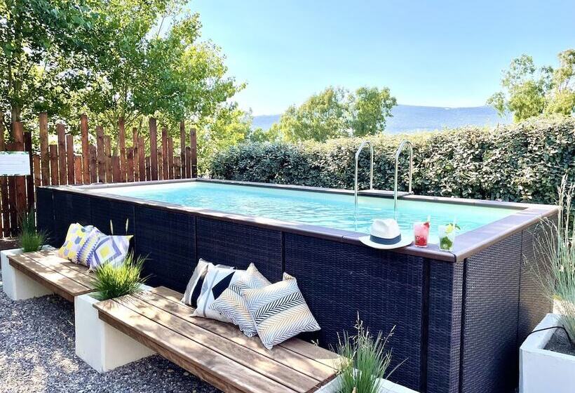 بنجلو عائلى, Is Cheas Wine Farm Boutique