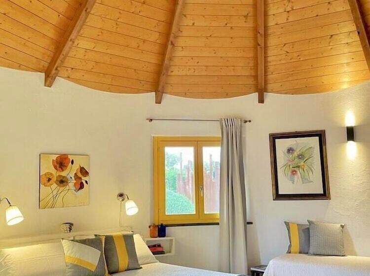 بنجلو ديلوكس, Is Cheas Wine Farm Boutique