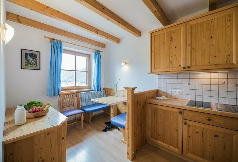 דירת חדר, Klaudehof