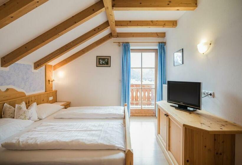 דירת חדר, Klaudehof