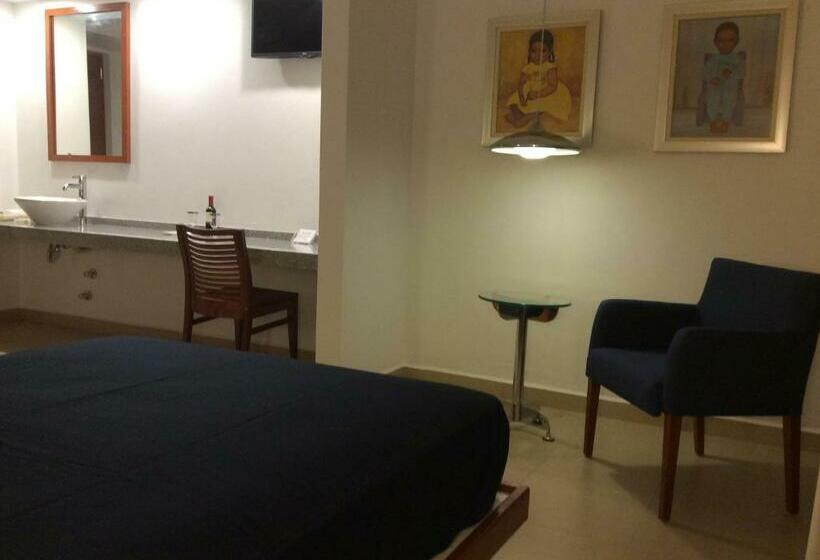 غرفة قياسية رباعية, Roma