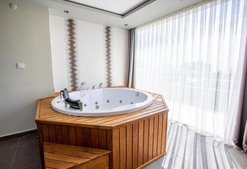 高级套房带海景, Zeytin Bahcesi