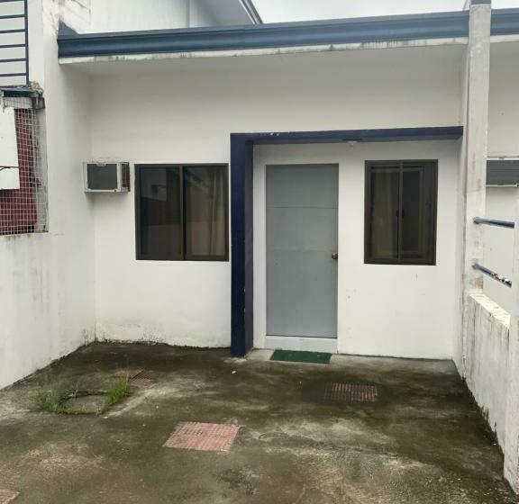 استودیوی لوکس, Chillax Inn