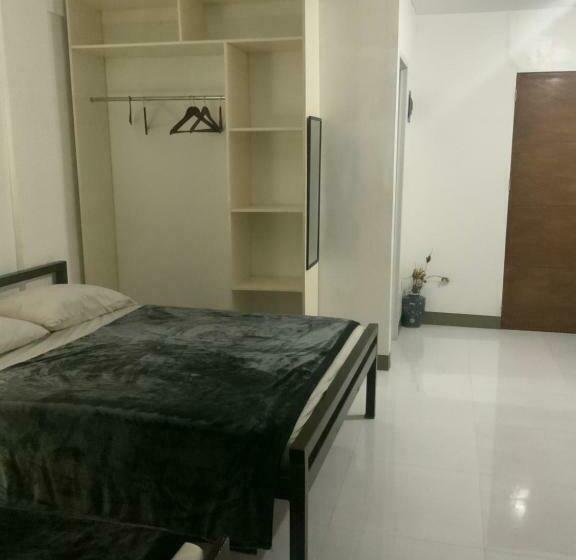 استودیوی لوکس, Chillax Inn