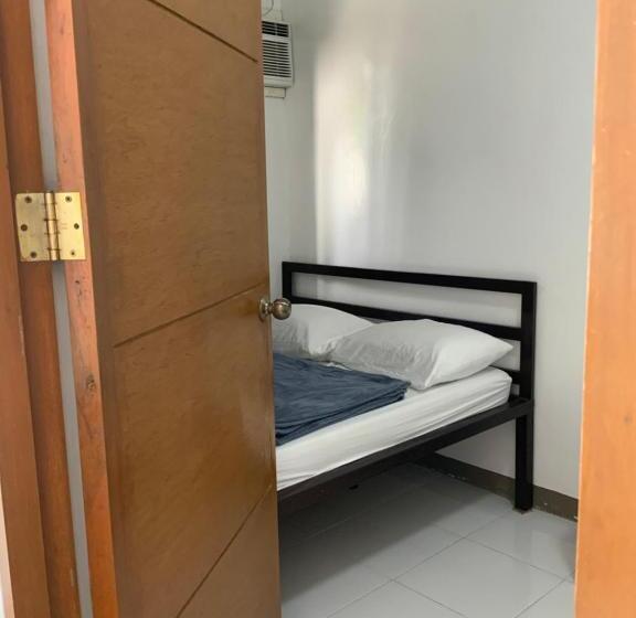 اتاق استاندارد, Chillax Inn