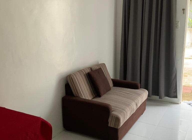 اتاق استاندارد, Chillax Inn