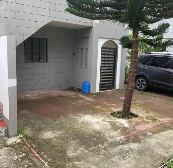 اتاق اکونومی, Chillax Inn