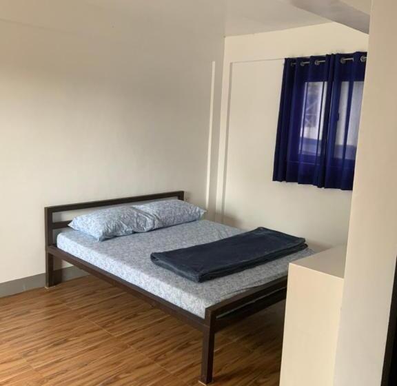 استودیوی استاندارد, Chillax Inn