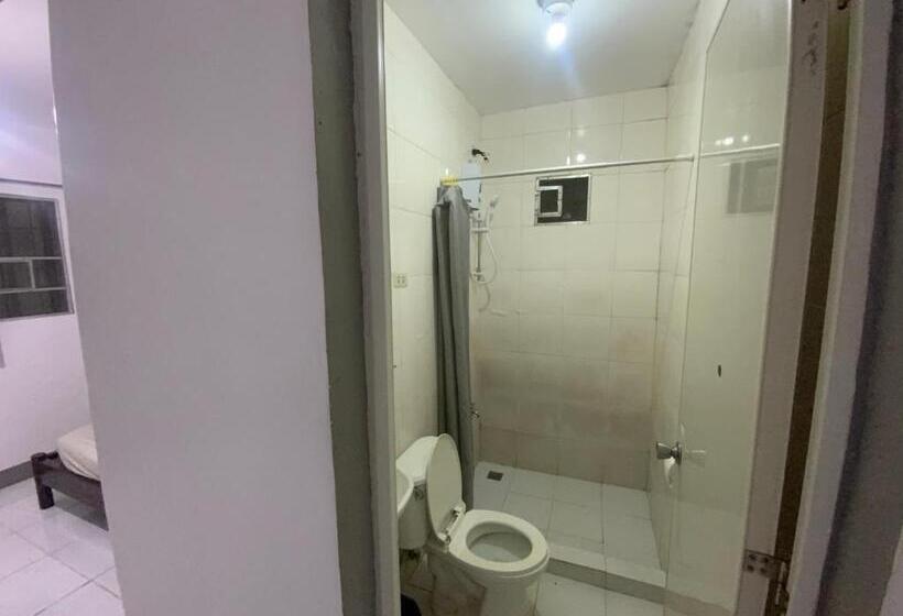 استودیوی استاندارد, Chillax Inn