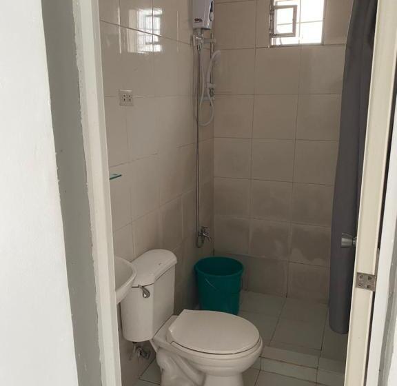 استودیوی استاندارد, Chillax Inn