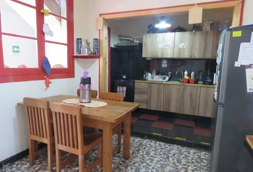 اتاق استاندارد با سرویس بهداشتی مشترک, Hostal Mirenart