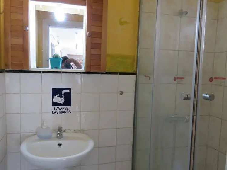 اتاق استاندارد با سرویس بهداشتی مشترک, Hostal Mirenart