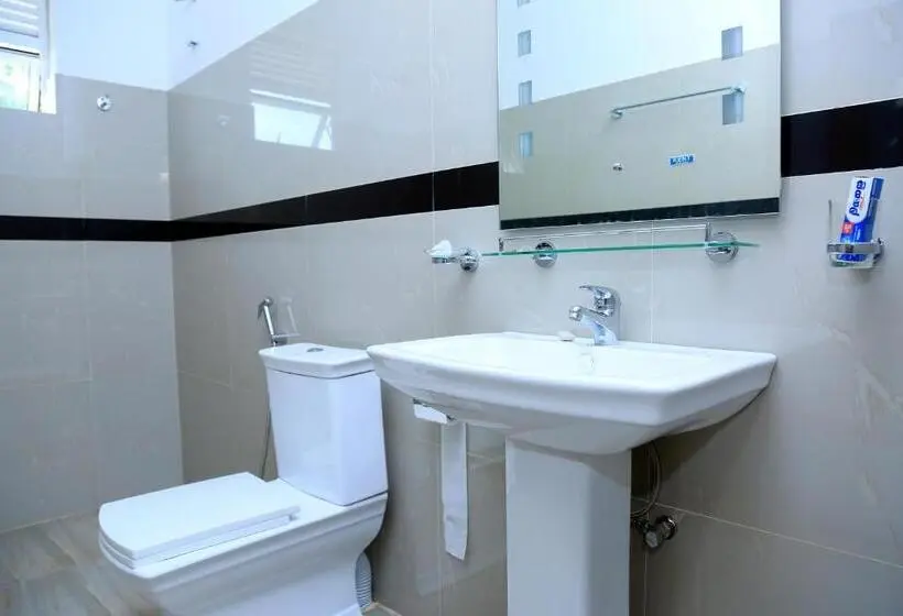 Deluxe Kolmen Hengen Huone, V Cabanas & Yala Safari Place