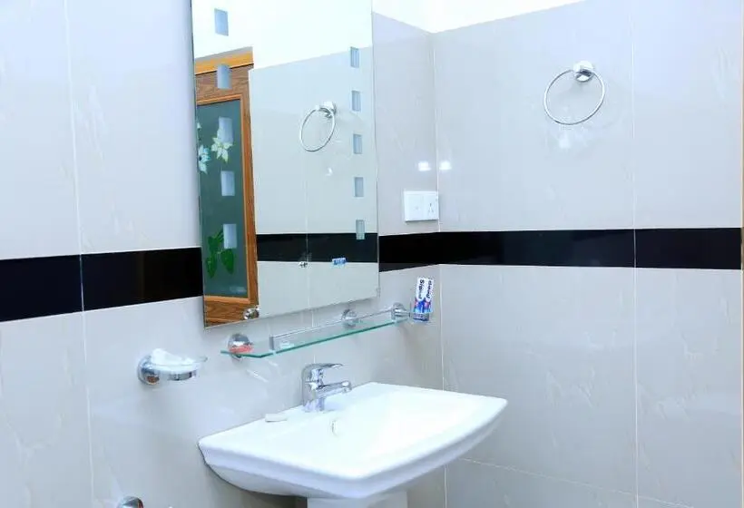 Deluxe Kolmen Hengen Huone, V Cabanas & Yala Safari Place