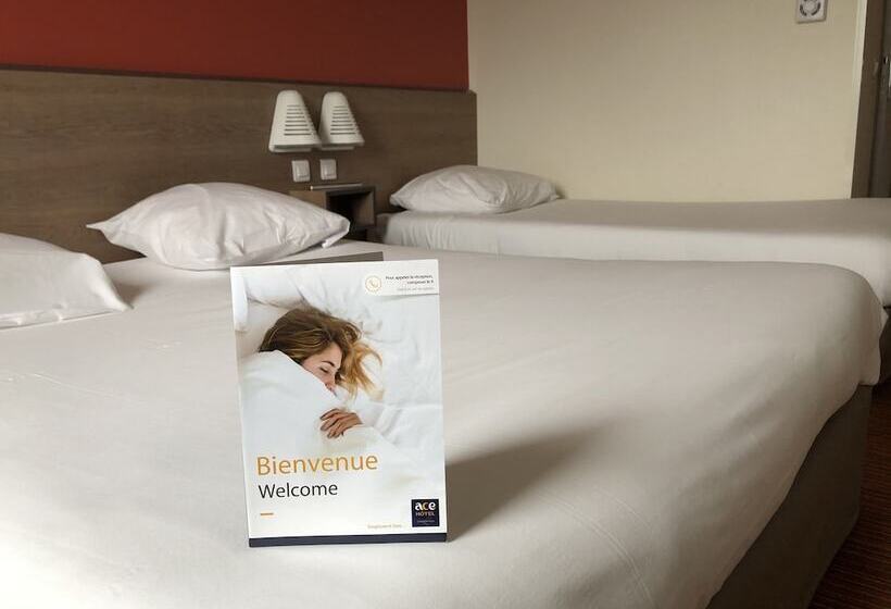 חדר סטנדרט לשלושה, Ace Hotel Poitiers