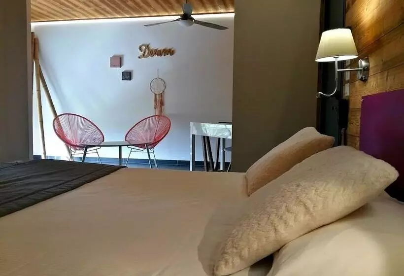 スイート, Bio Motel