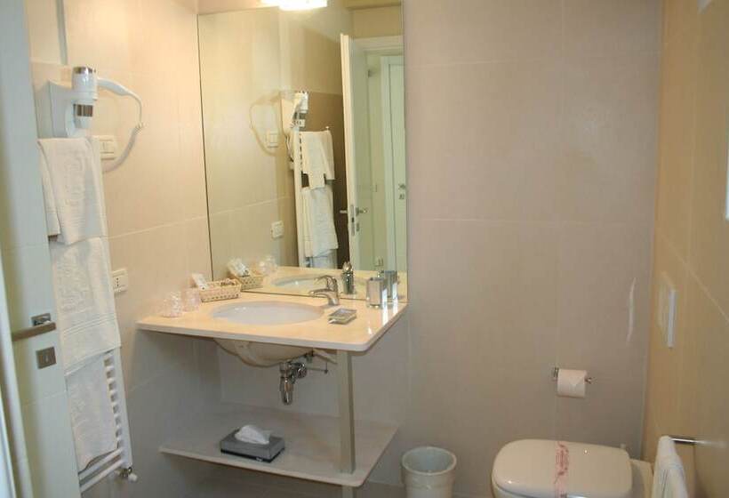 수피리어 룸, Bacco