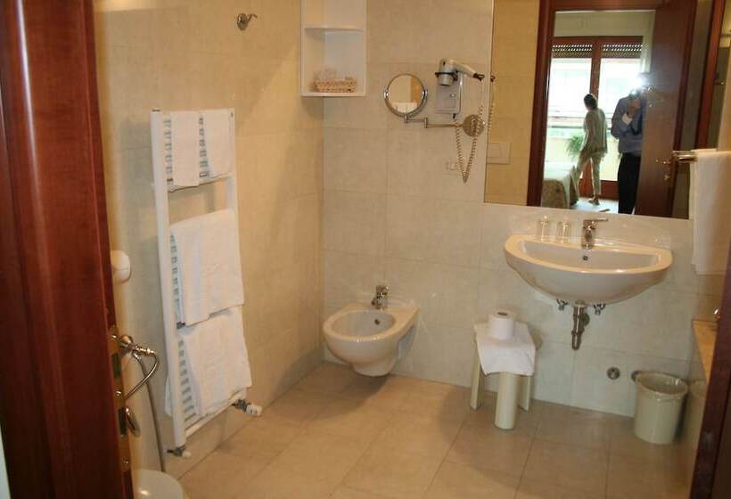 高级大房间, Bacco