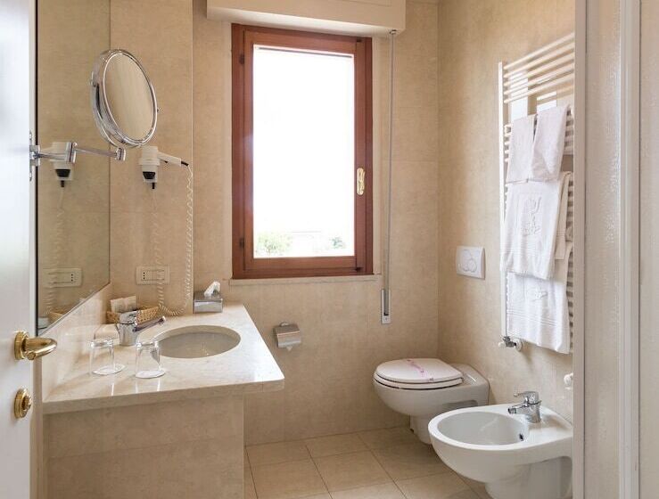 수피리어 룸, Bacco