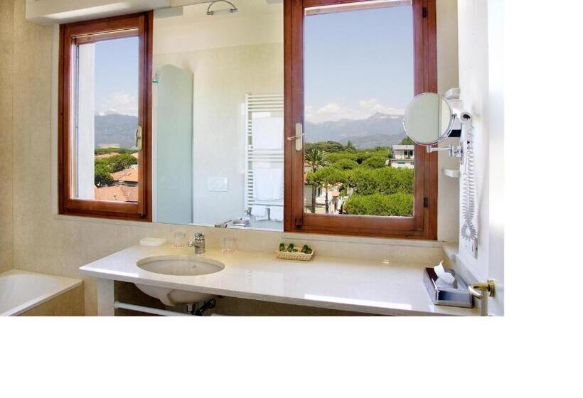 디럭스 룸, Bacco