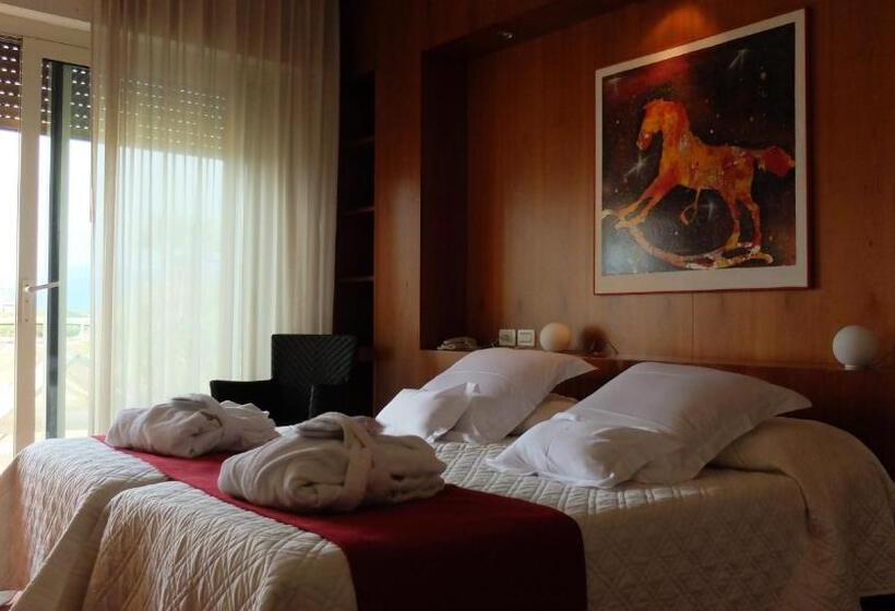 디럭스 룸, Bacco