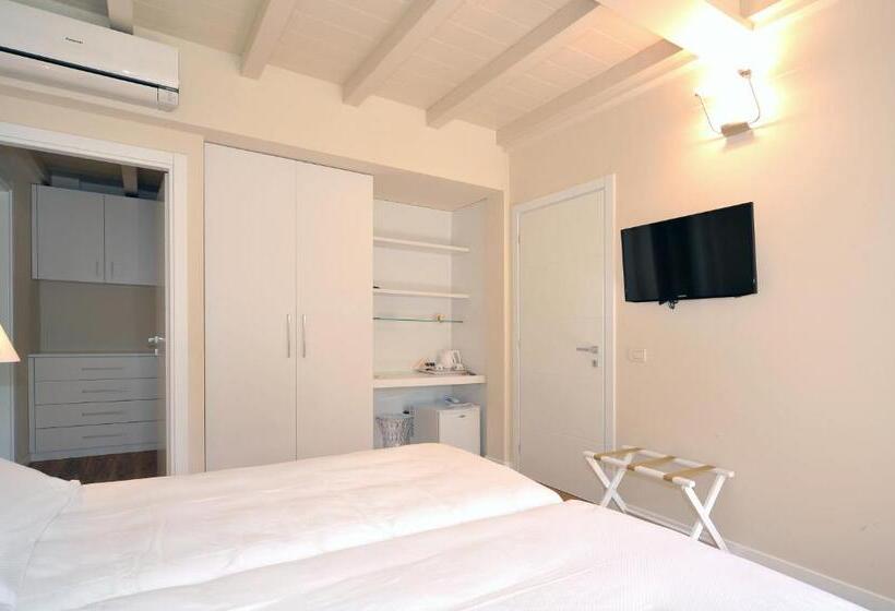 수피리어 룸, Bacco