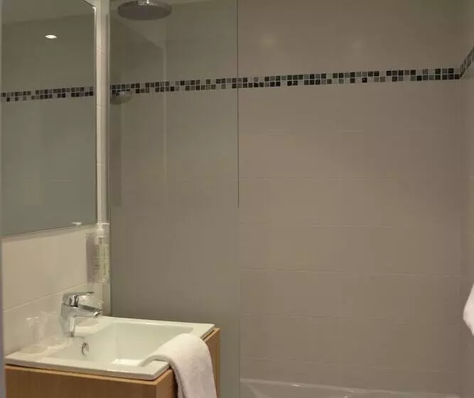اتاق استاندارد سه نفره, Brit Hotel Les Alizes